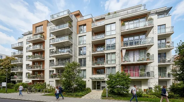 Façade d'immeuble en copropriété avec des éléments graphiques de diagnostic technique